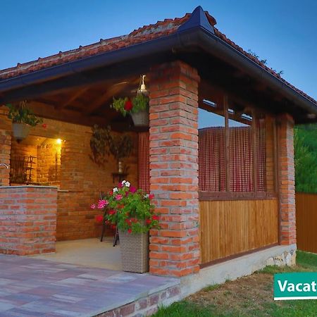 Vacation Home Alan 2 Kulen Vakuf Buitenkant foto