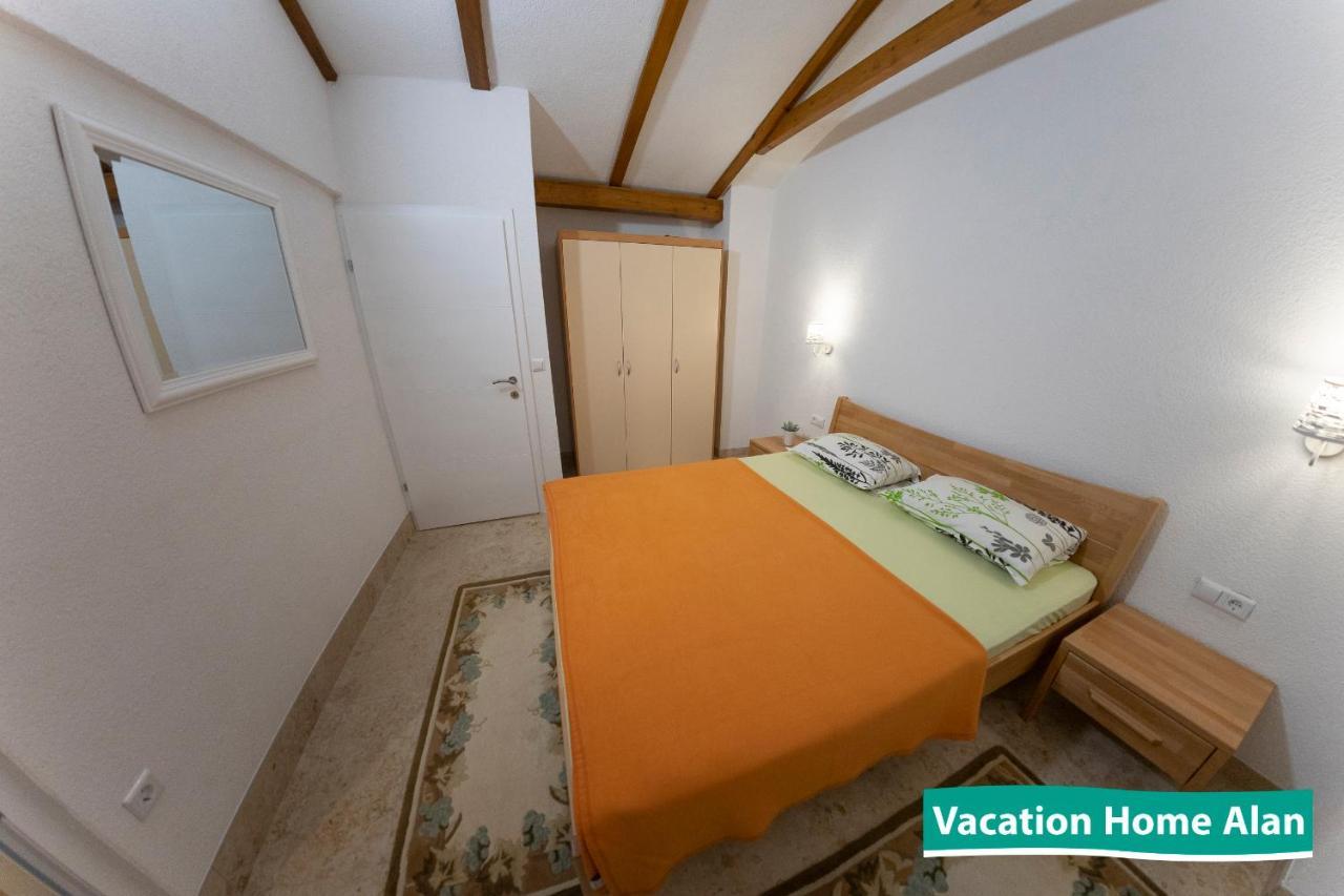 Vacation Home Alan 2 Kulen Vakuf Buitenkant foto