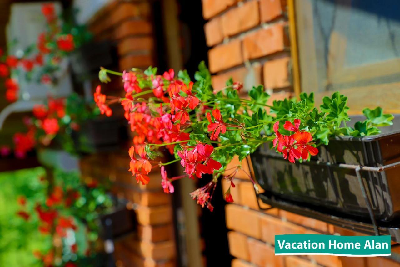 Vacation Home Alan 2 Kulen Vakuf Buitenkant foto