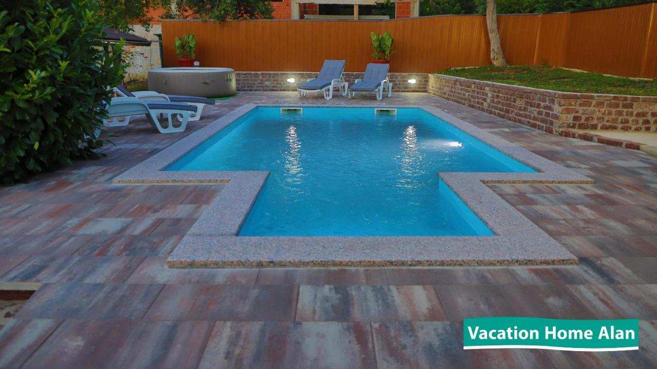 Vacation Home Alan 2 Kulen Vakuf Buitenkant foto