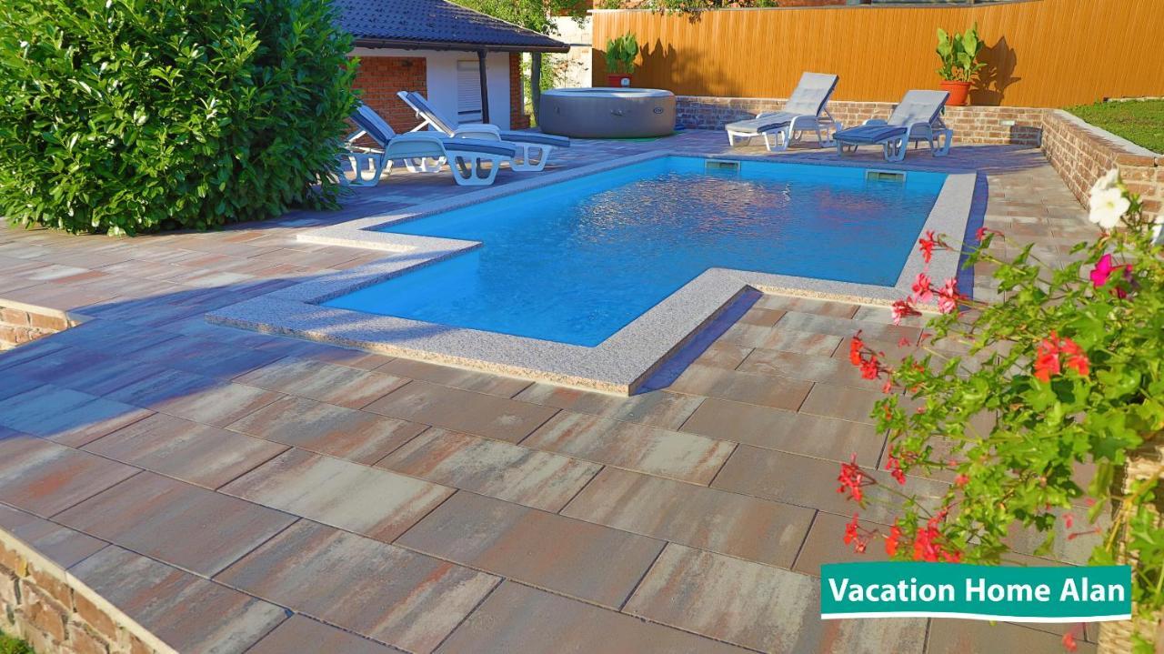 Vacation Home Alan 2 Kulen Vakuf Buitenkant foto