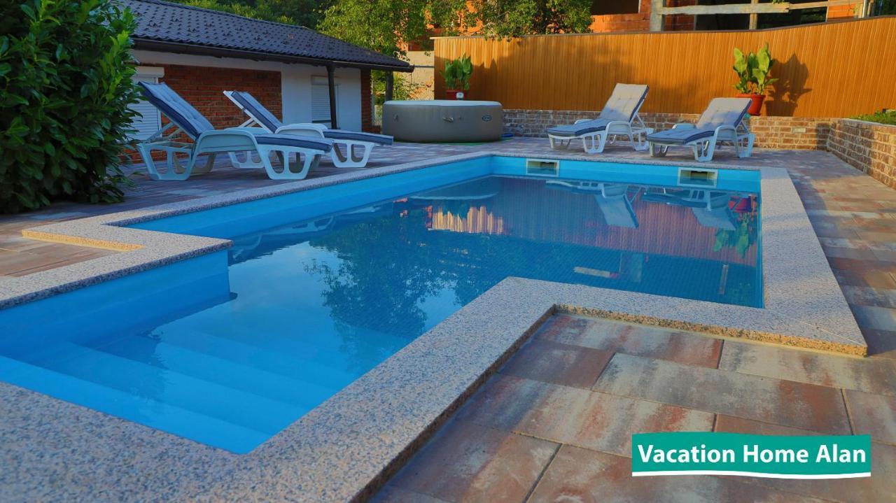 Vacation Home Alan 2 Kulen Vakuf Buitenkant foto