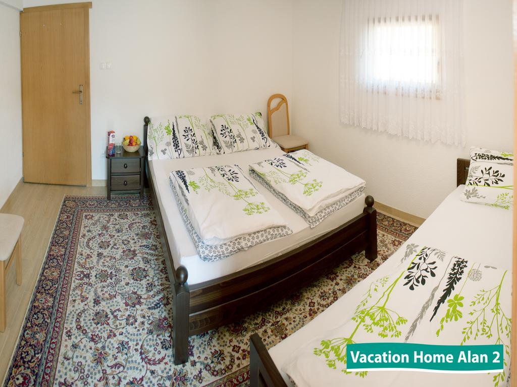 Vacation Home Alan 2 Kulen Vakuf Buitenkant foto